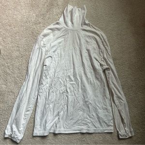 Urban Outfitters Off-white (color) Turtleneck. Size S.